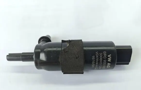 Audi Q3 8U Windscreen/windshield washer pump 6R0955681 3308603