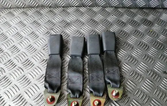 Hyundai Santa Fe Rear seatbelt buckle 