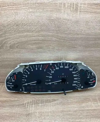 Opel Omega B1 Speedometer (instrument cluster) 90493818 88481674 USED