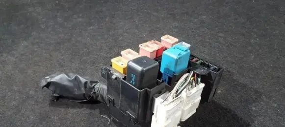 Mazda 323 Fuse box set 72543033 7254-3033