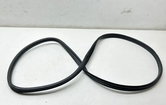 KIA EV6 Rear door rubber seal (on body) 