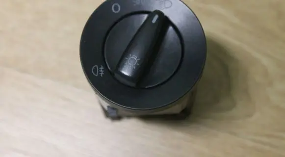 Volkswagen Golf IV Light switch 1C0941531