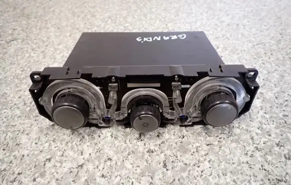 Mitsubishi Grandis Other switches/knobs/shifts