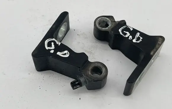 Audi A4 S4 B8 8K Rear door upper hinge 8K0831402F