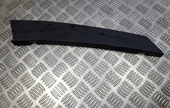 Mercedes-Benz C W202 Front door glass trim molding 