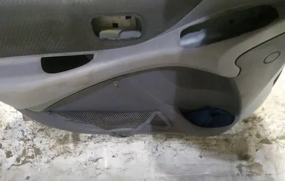 Nissan Almera Tino Front door card panel trim