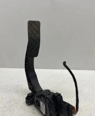Audi A6 S6 C6 4F Accelerator throttle pedal 8K1723523 16062008 6PV00950501