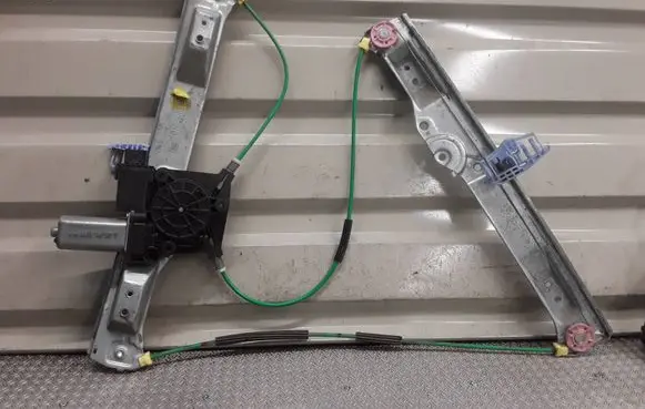 Opel Corsa D Front door window regulator with motor 