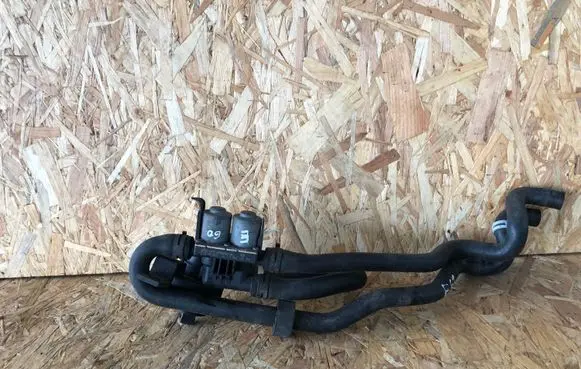 BMW 5 E60 E61 Coolant heater control valve 64116906652 091022 1147412159