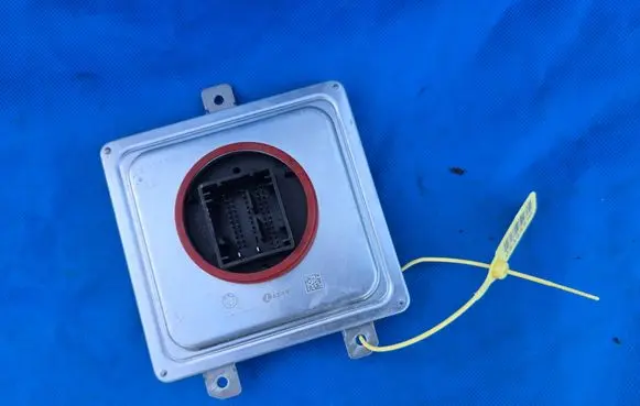 BMW 6 G32 Gran Turismo LED ballast control module E0B1706