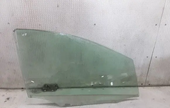 Mercedes-Benz B W245 Front door window glass four-door