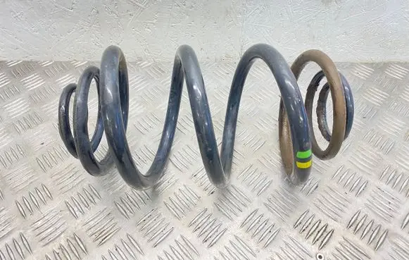 Opel Vivaro Rear coil spring