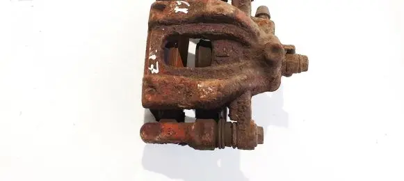 Honda CR-V Rear brake caliper y04282