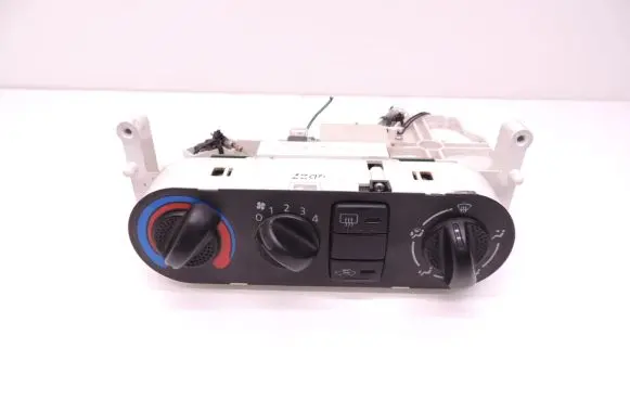 Nissan Almera N16 Climate control unit D227