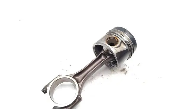 Volkswagen Passat Alltrack Piston with connecting rod CBDC