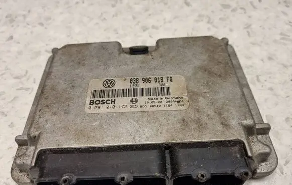 Volkswagen PASSAT B5 Engine control unit/module 038906018FQ 0281010172 28SA440