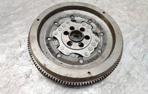 Volkswagen Caddy Flywheel 2295000487 0004682 090721011C