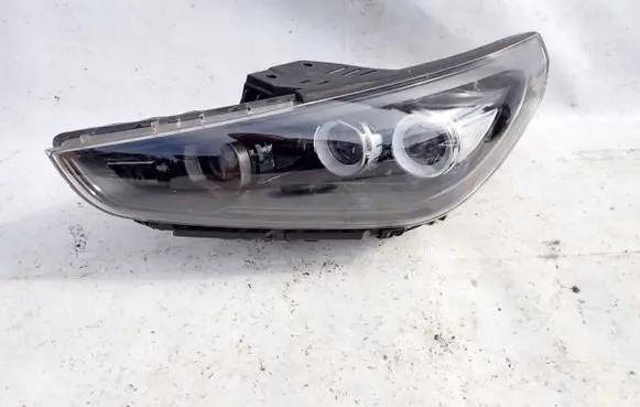 Hyundai i30 Headlight/headlamp