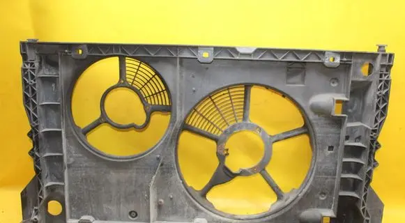 Renault Master II Radiator cooling fan shroud