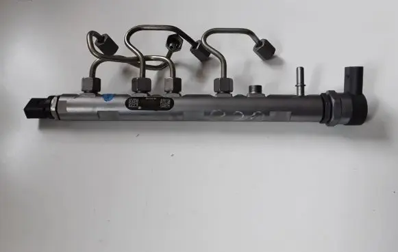 BMW 2 F46 Fuel main line pipe 7800601