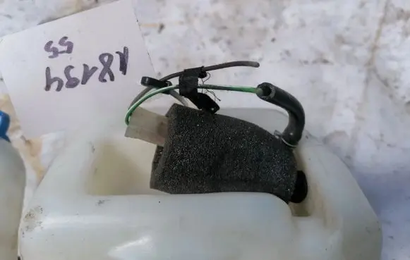 Audi 80 90 S2 B4 Windscreen/windshield washer pump
