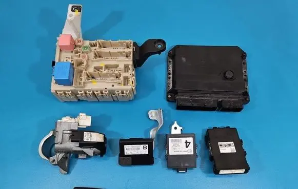 Toyota Avensis T270 Engine control unit/module ECU 8966105G80 IMPRK1579588