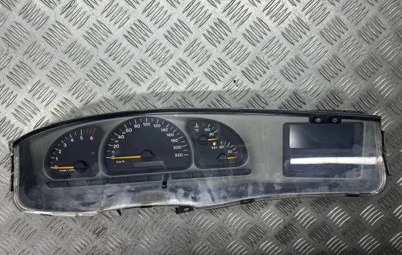 Opel Vectra B Speedometer (instrument cluster) 09138238 110008940002