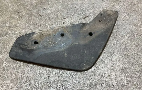 Volvo XC40 Front mudguard 32414222