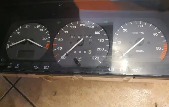 Volkswagen PASSAT B4 Speedometer (instrument cluster) 3A0919033C 6160593040