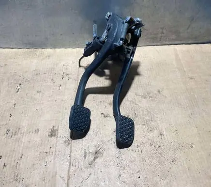 BMW 3 E46 Pedal assembly 2229128