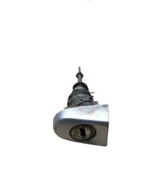 Volkswagen Touran I Front door lock (next to the handle) 