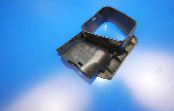 Volvo XC90 Air intake duct part 31370229 BT7RA