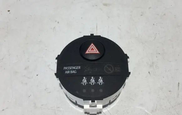 Toyota Yaris Hazard light switch 839500D050A 30814