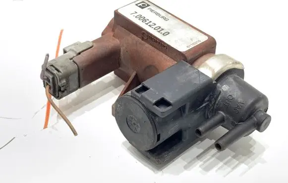 Citroen C4 I Fuel pressure regulator 6116316