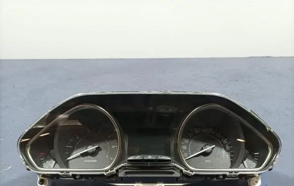 Peugeot 2008 I Speedometer (instrument cluster) 9814039580