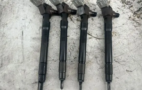 Mazda 6 Fuel injectors set SH0113H50
