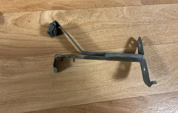 Mercedes-Benz E W212 Front bumper mounting bracket A2045241440