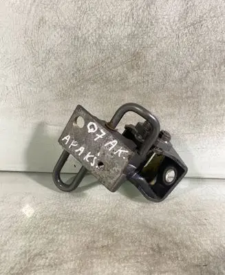 Audi Q7 4L Rear door lower hinge 4l0833411a