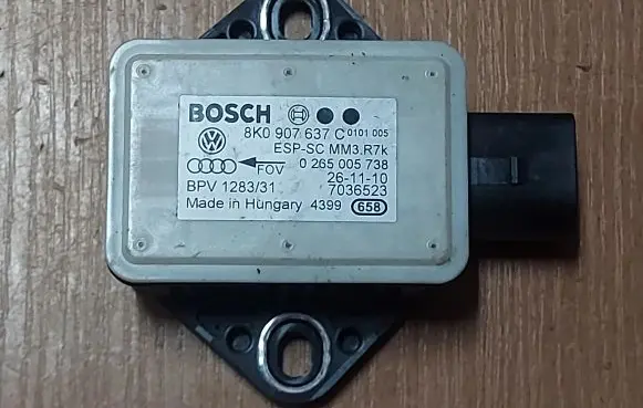 Audi A4 S4 B8 8K ESP acceleration yaw rate sensor 8K0907637C