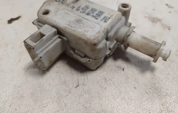 Audi A6 S6 C5 4B Tailgate boot lock/latch motor 3B0862159A 3B0959781