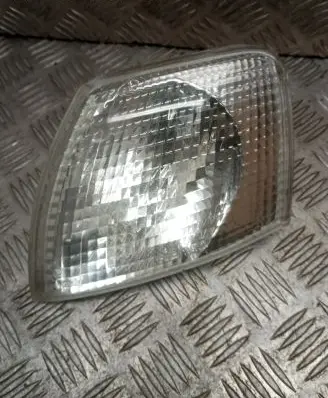 Volkswagen PASSAT B5 Front indicator light