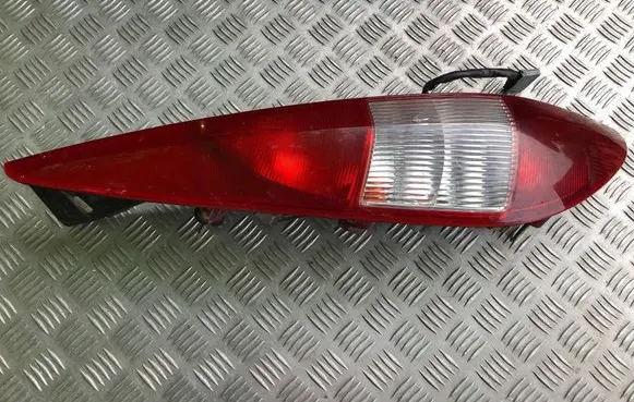 Ford Mondeo Mk III Rear/tail lights 1S7113405C