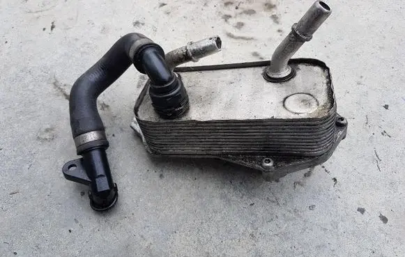 BMW 3 E90 E91 Engine oil radiator 7521064