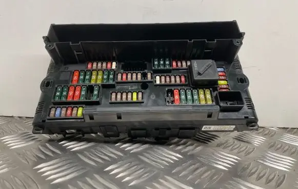 BMW 7 F01 F02 F03 F04 Fuse module 9252816