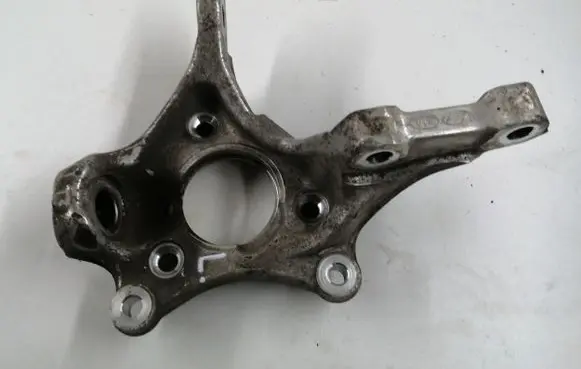 Hyundai Kona I Front wheel hub spindle knuckle
