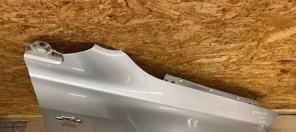 Toyota Avensis T250 Fender