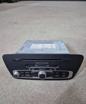 Radio/CD/DVD/GPS head unit