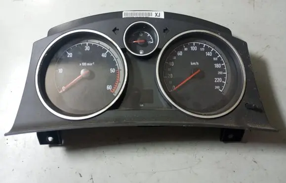 Opel Zafira B Speedometer (instrument cluster) 13225988 SW6607