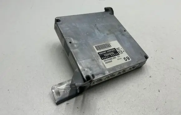 Toyota Avensis T250 Engine control unit/module 2750004802 8966105590 MB2750004802