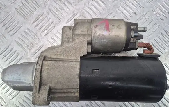 Mercedes-Benz E W211 Starter motor A0061510501